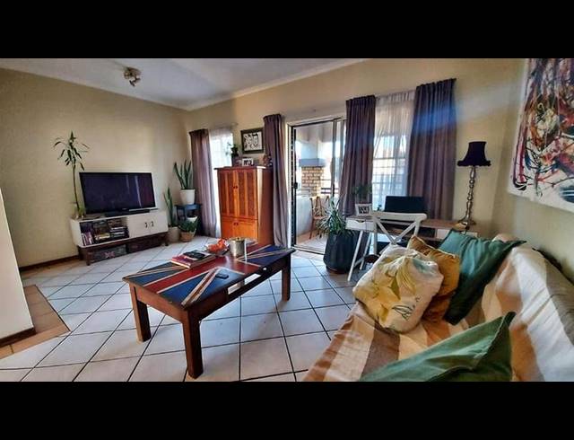 2 BEDROOM APARTMENT FOR SALE IN DIE HOEWES